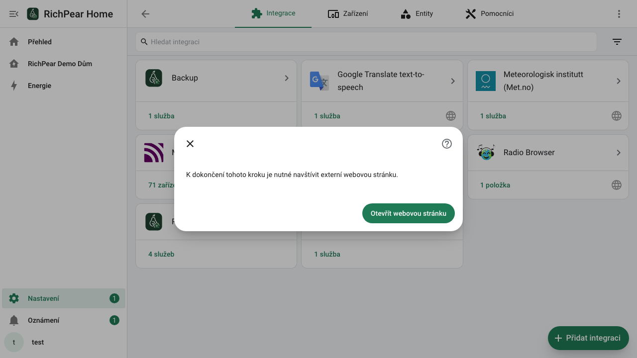 Krok Aladdin Connect vyžadující externí webové přihlášení v českém RichPear Home