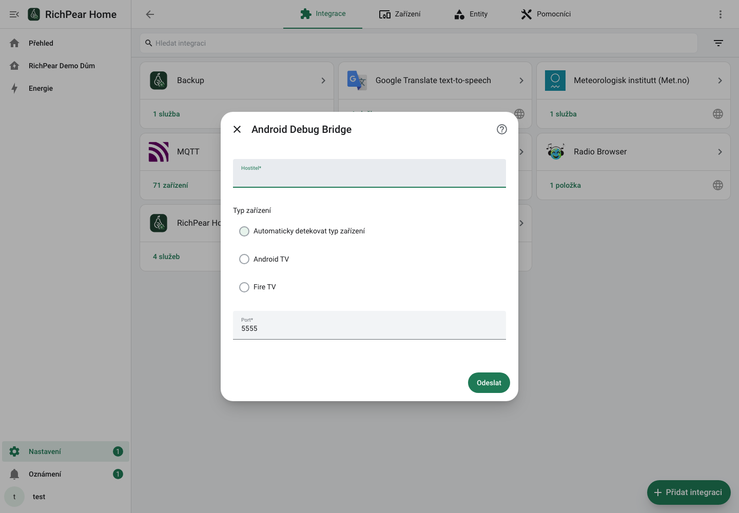Formulář Android Debug Bridge pro hostitele, typ zařízení a port v českém RichPear Home
