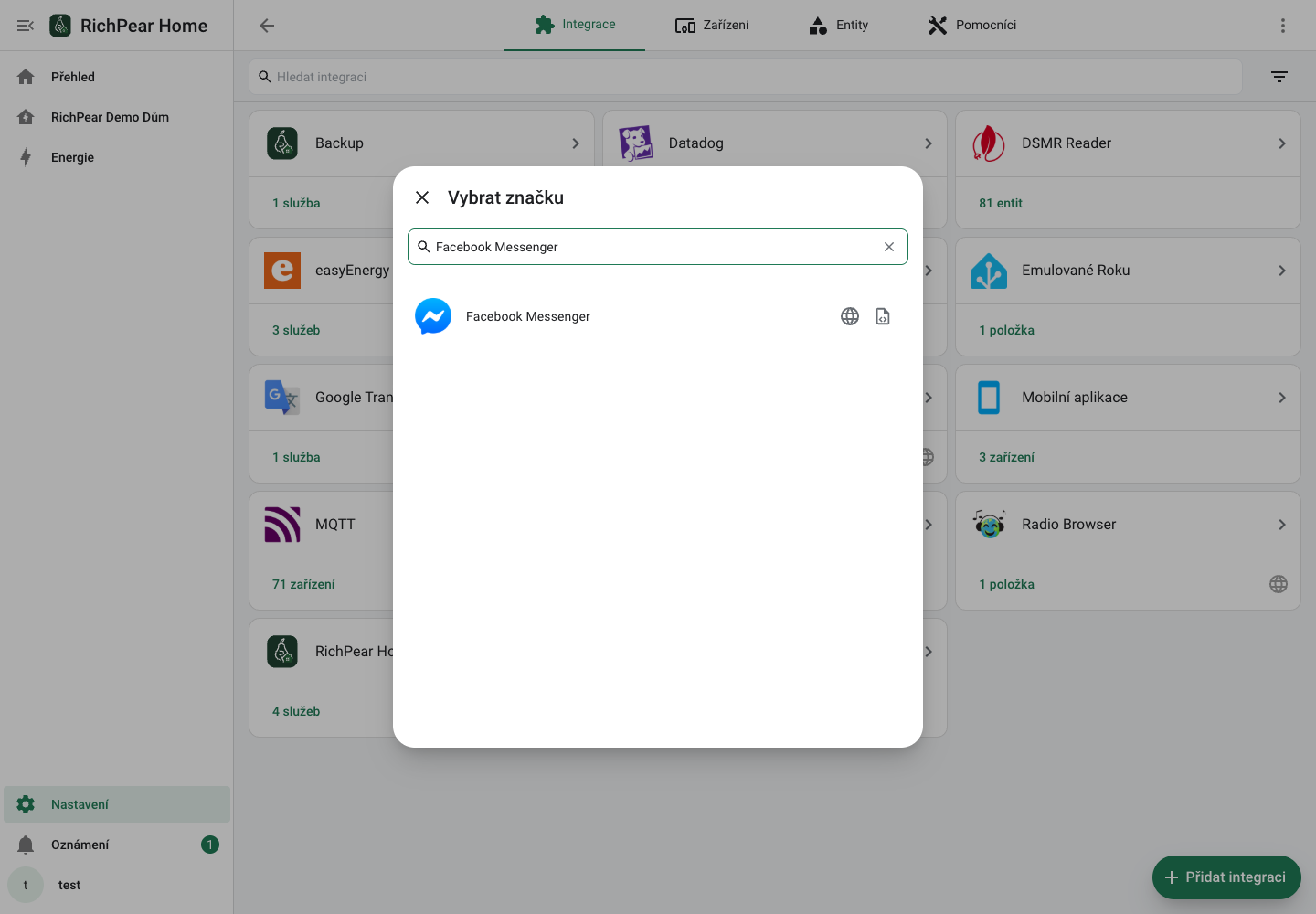 Vyhledání položky Facebook Messenger v českém rozhraní RichPear Home.