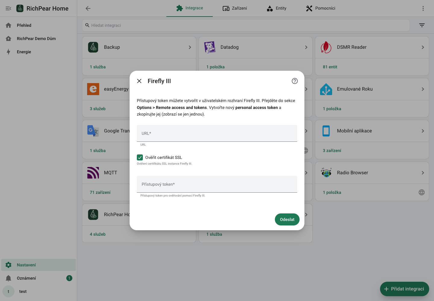 Formulář pro URL instance Firefly III a přístupový token.