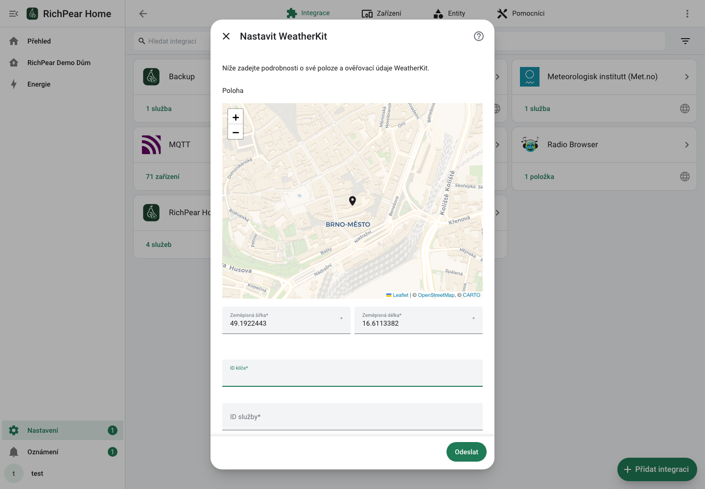 Formulář WeatherKit s mapou a přihlašovacími údaji